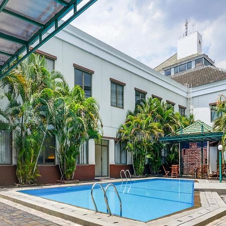 Townhouse Oak Hotel Grand Cikarang Dış mekan fotoğraf