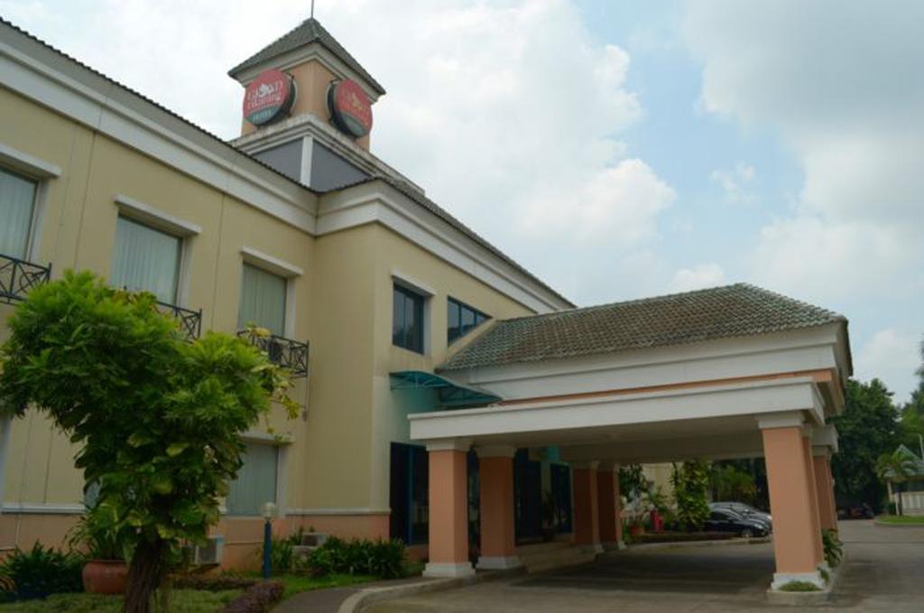 Townhouse Oak Hotel Grand Cikarang Dış mekan fotoğraf