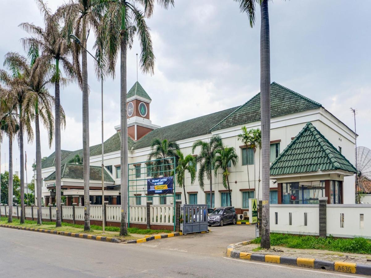 Townhouse Oak Hotel Grand Cikarang Dış mekan fotoğraf