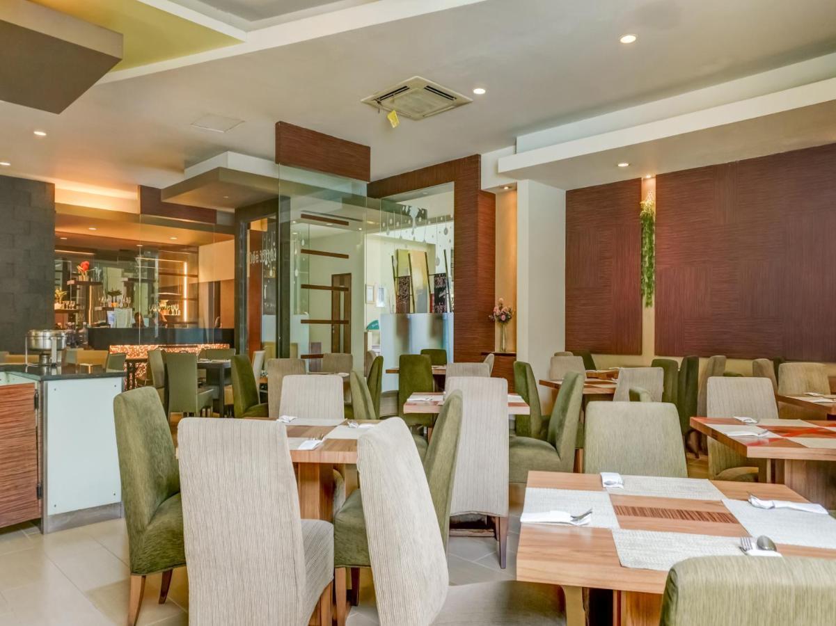Townhouse Oak Hotel Grand Cikarang Dış mekan fotoğraf