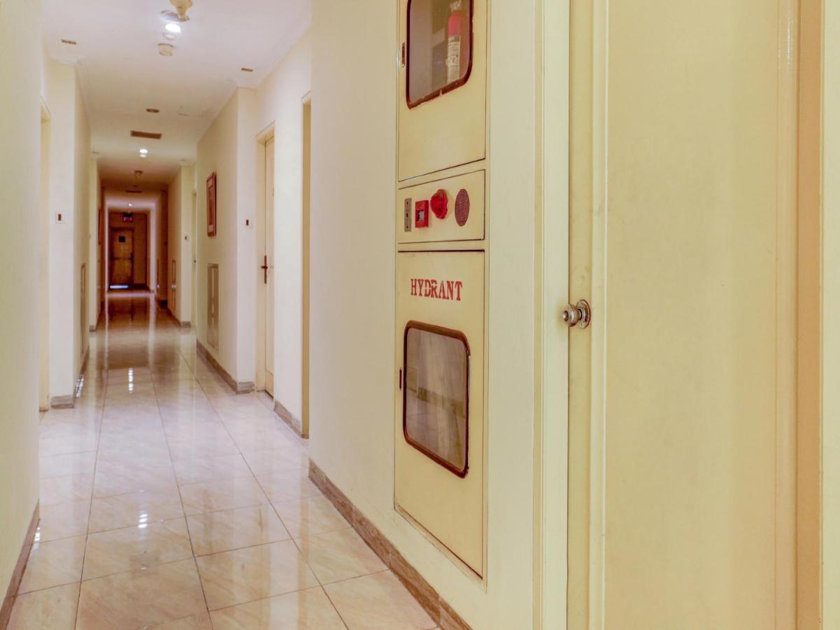 Townhouse Oak Hotel Grand Cikarang Dış mekan fotoğraf