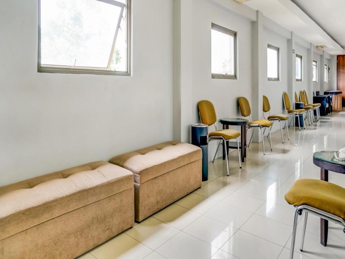 Townhouse Oak Hotel Grand Cikarang Dış mekan fotoğraf