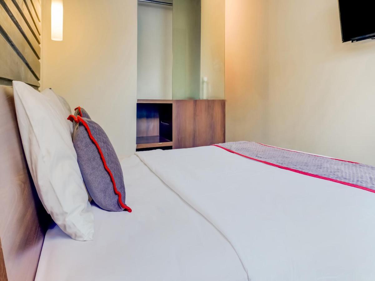 Townhouse Oak Hotel Grand Cikarang Dış mekan fotoğraf