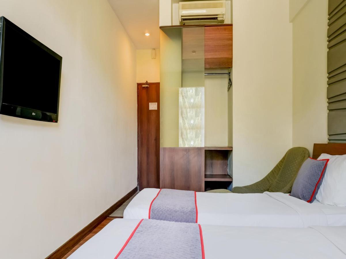 Townhouse Oak Hotel Grand Cikarang Dış mekan fotoğraf