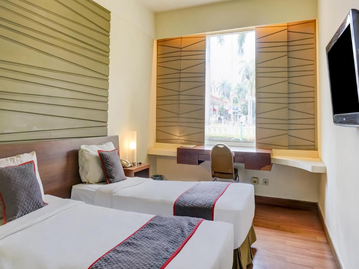 Townhouse Oak Hotel Grand Cikarang Dış mekan fotoğraf