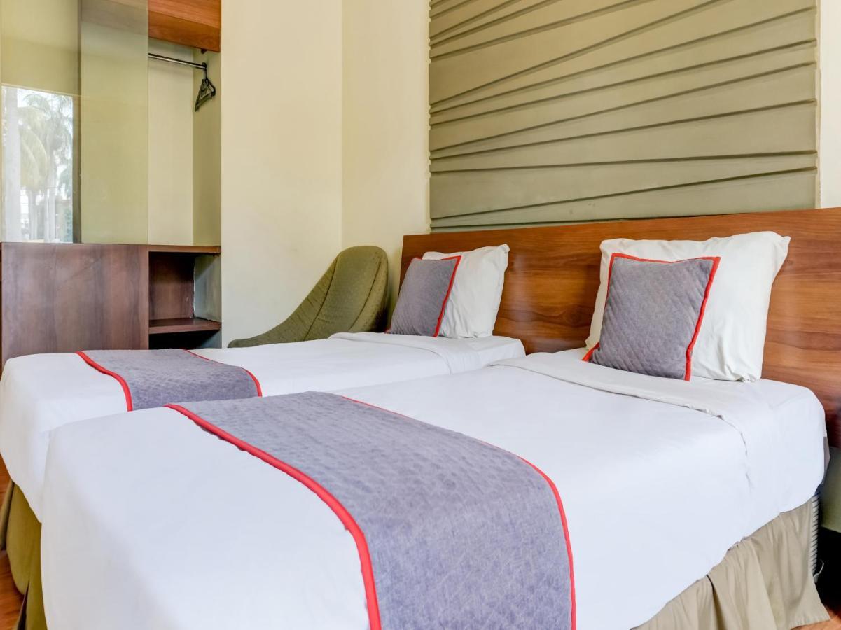Townhouse Oak Hotel Grand Cikarang Dış mekan fotoğraf