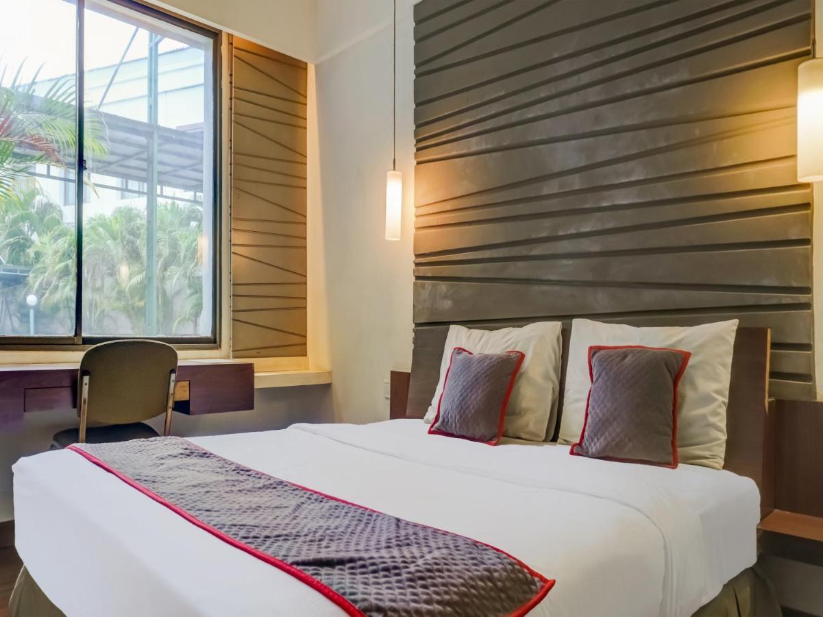 Townhouse Oak Hotel Grand Cikarang Dış mekan fotoğraf