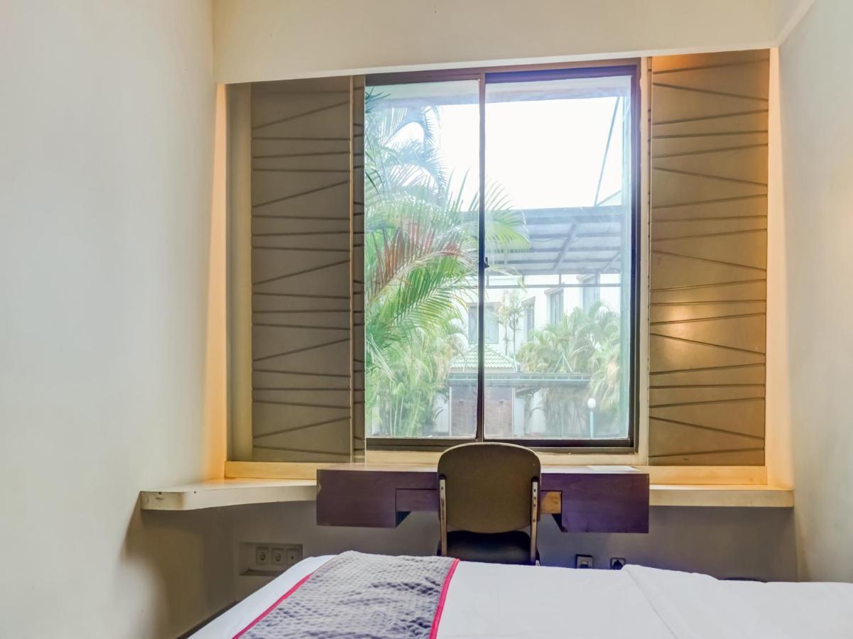 Townhouse Oak Hotel Grand Cikarang Dış mekan fotoğraf