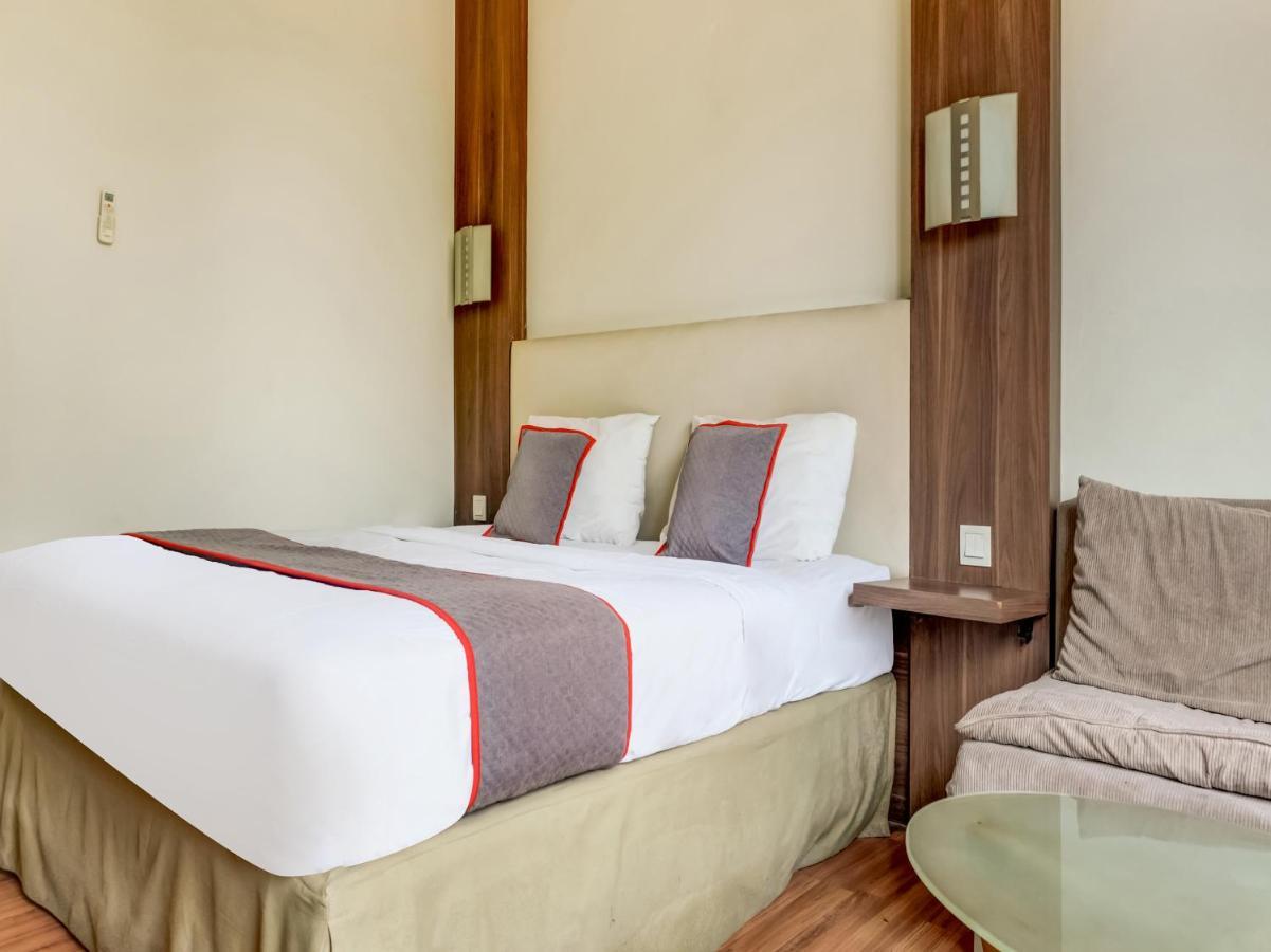 Townhouse Oak Hotel Grand Cikarang Dış mekan fotoğraf
