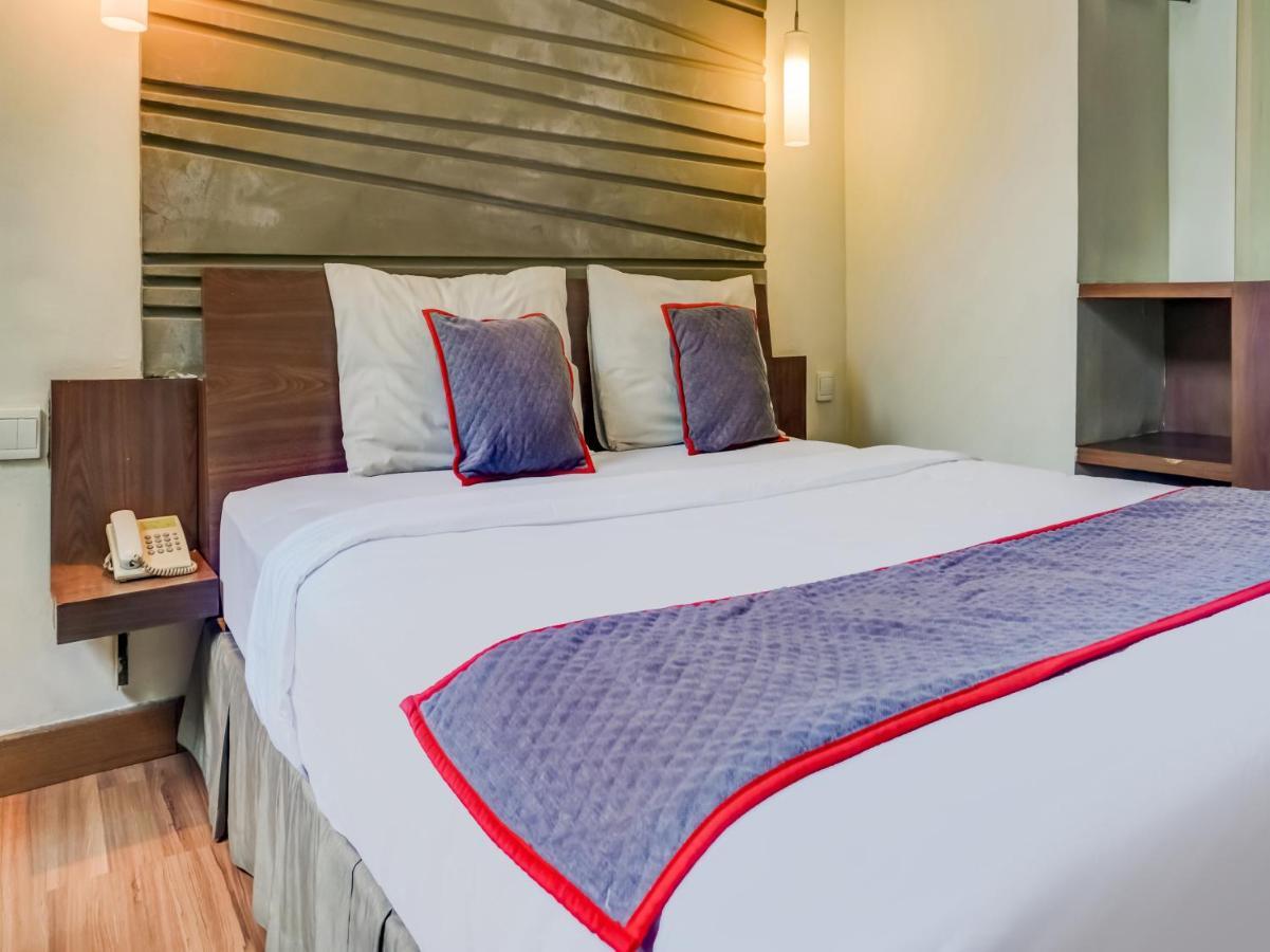 Townhouse Oak Hotel Grand Cikarang Dış mekan fotoğraf