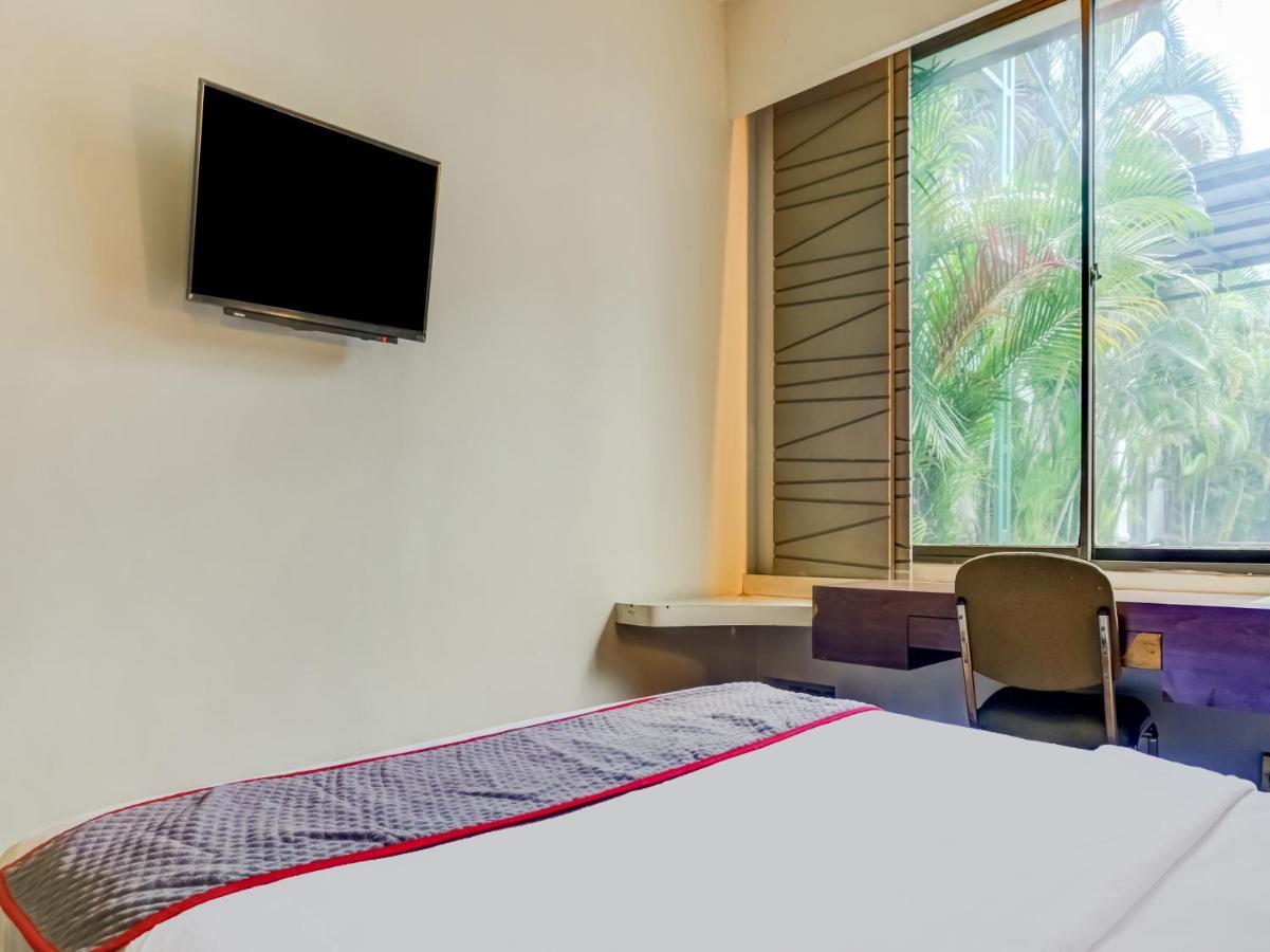 Townhouse Oak Hotel Grand Cikarang Dış mekan fotoğraf
