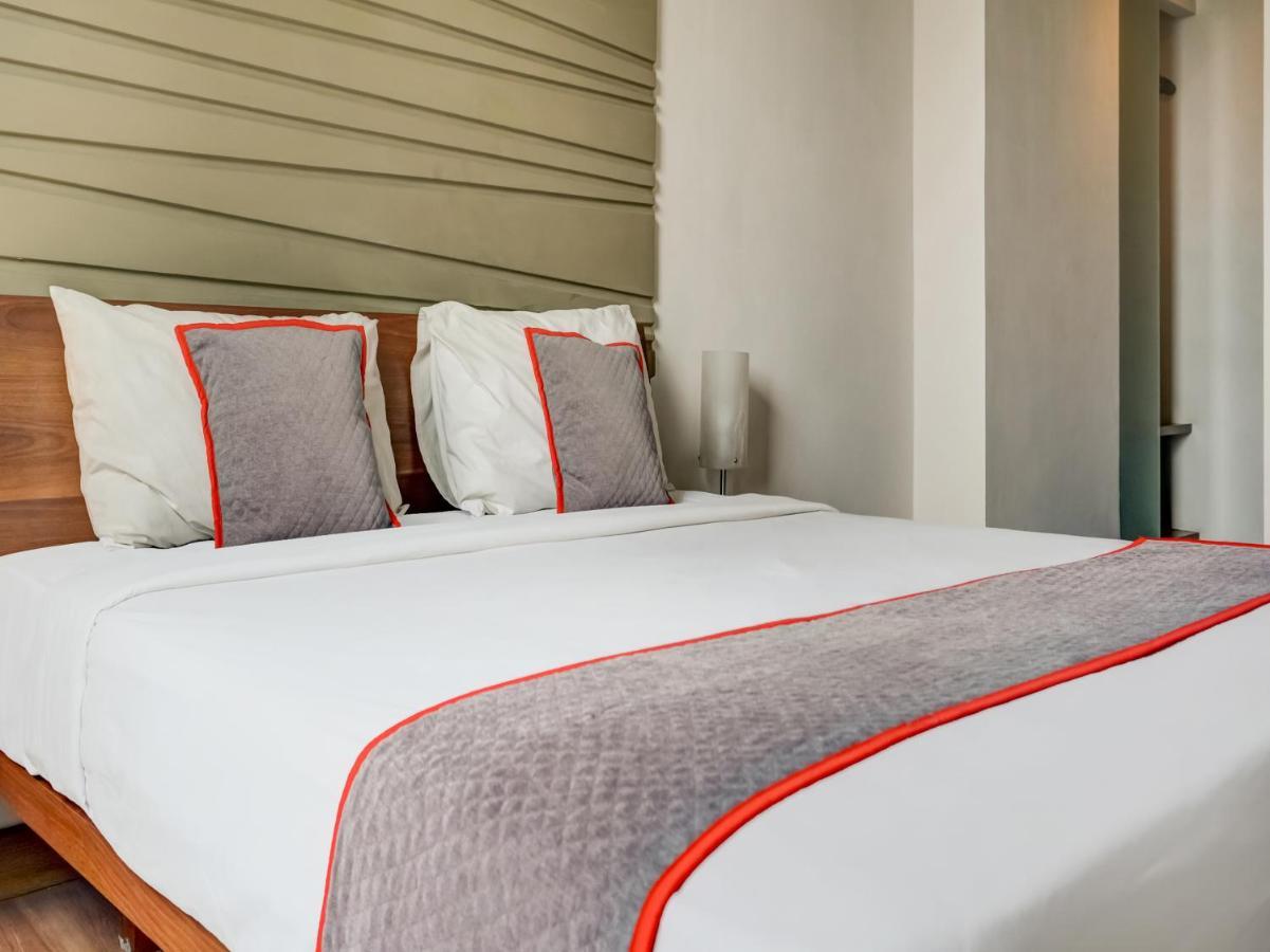 Townhouse Oak Hotel Grand Cikarang Dış mekan fotoğraf