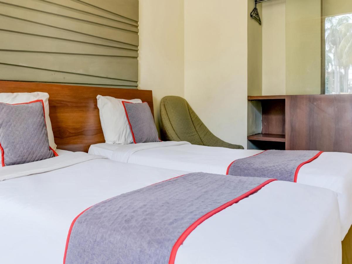 Townhouse Oak Hotel Grand Cikarang Dış mekan fotoğraf
