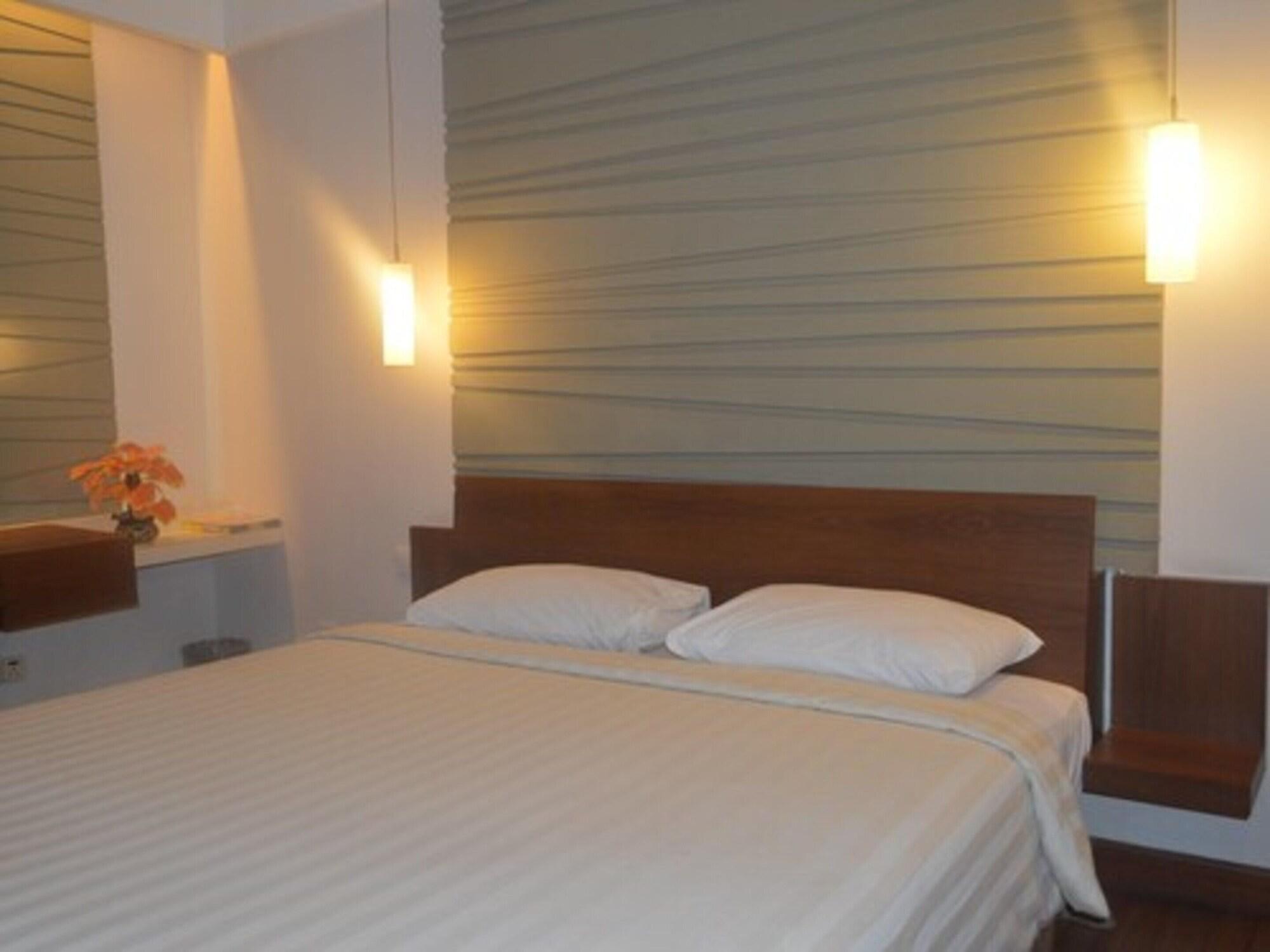 Townhouse Oak Hotel Grand Cikarang Dış mekan fotoğraf