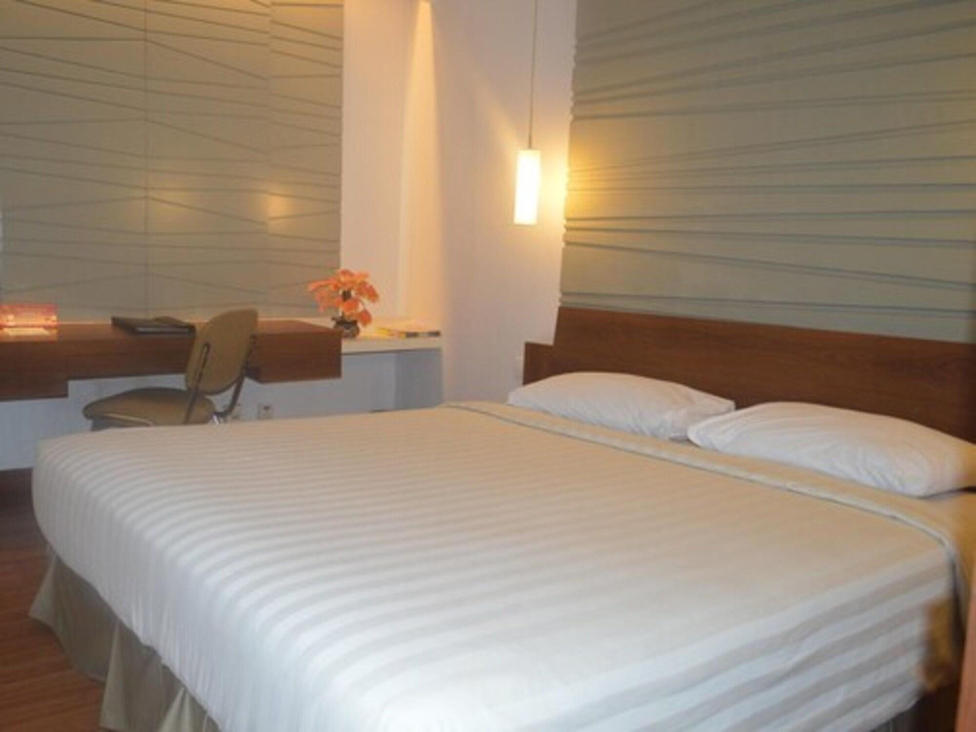 Townhouse Oak Hotel Grand Cikarang Dış mekan fotoğraf