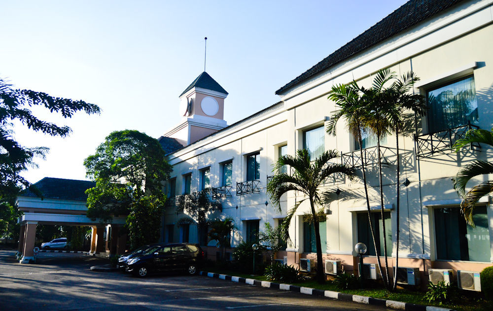 Townhouse Oak Hotel Grand Cikarang Dış mekan fotoğraf