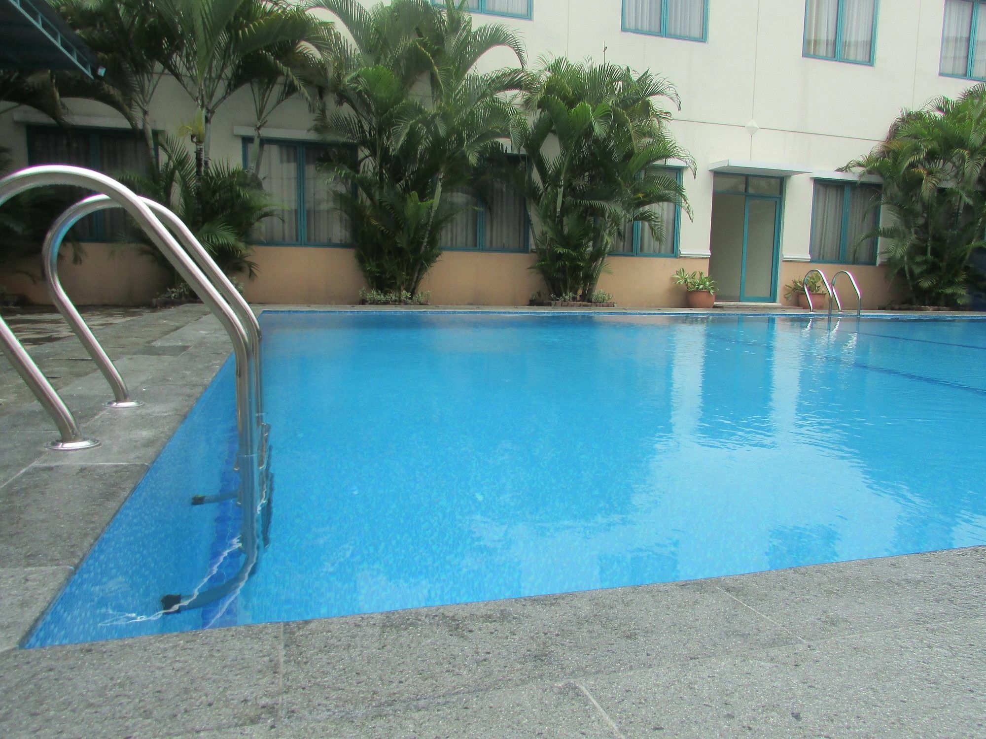 Townhouse Oak Hotel Grand Cikarang Dış mekan fotoğraf